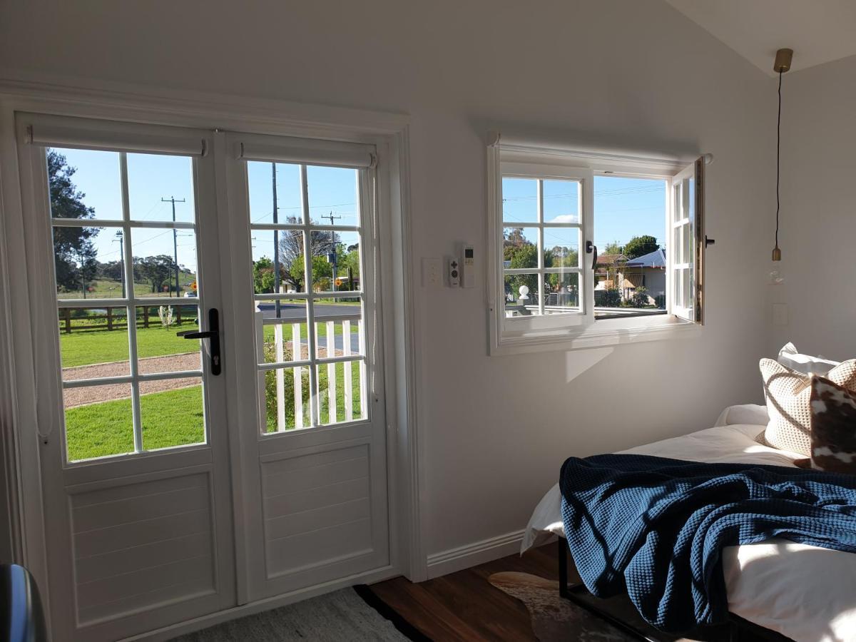 Dangerfield Oaks Boutique Cottage's Mudgee