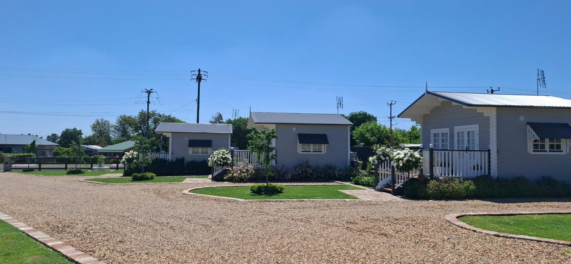 Dangerfield Oaks Boutique Cottage's